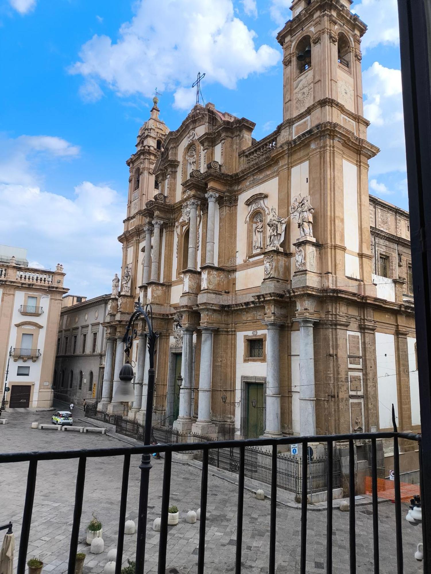 I Balconi Di San Domenico Apartment Palermo Luaran gambar