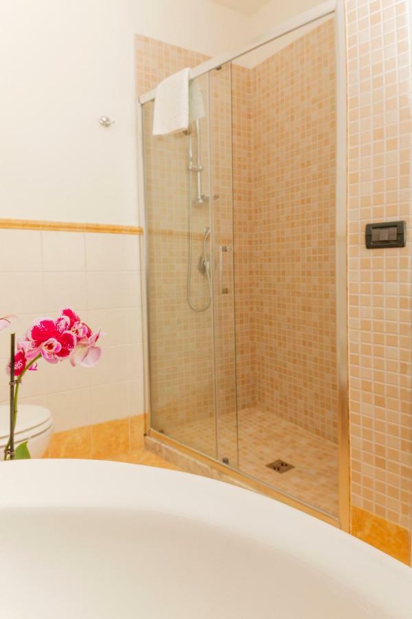 I Balconi Di San Domenico Apartment Palermo Luaran gambar